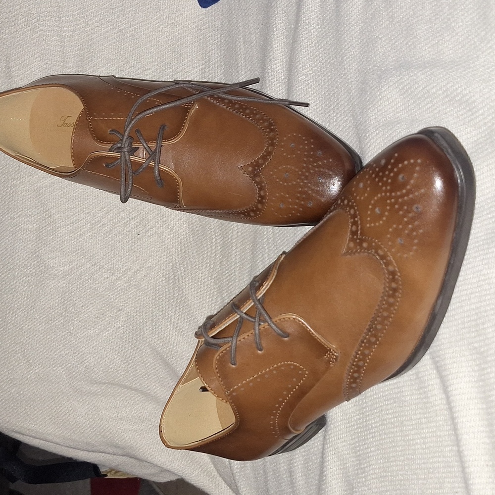 Men, dress shoes